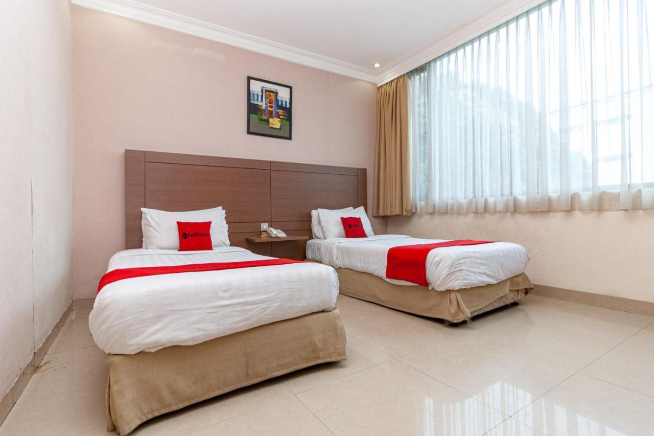 Reddoorz Premium At Hotel Ratu Residence Paalmerah Экстерьер фото