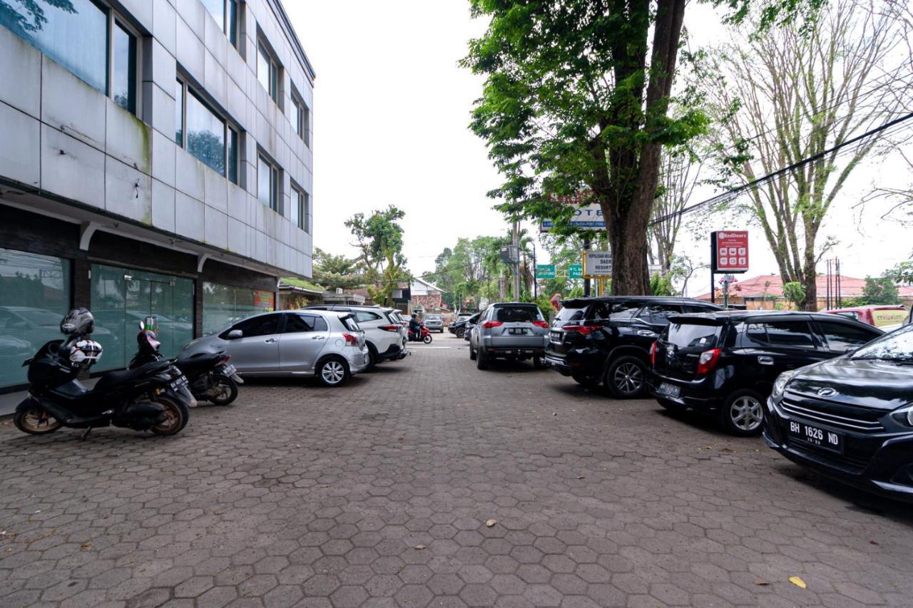 Reddoorz Premium At Hotel Ratu Residence Paalmerah Экстерьер фото
